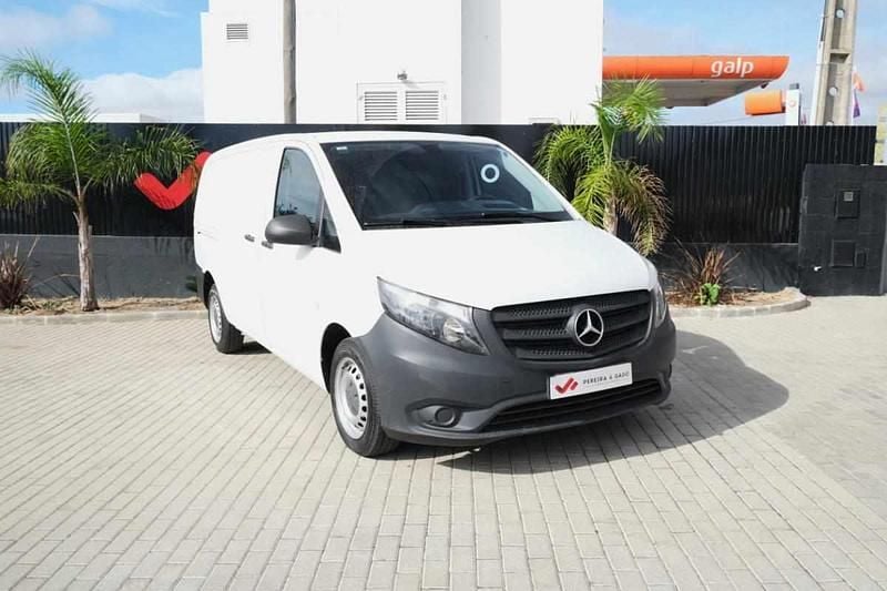 Branco Usado 2019 Mercedes Vito Monovolume | € 19.950 (Preço elevado) - Imagem 1/4