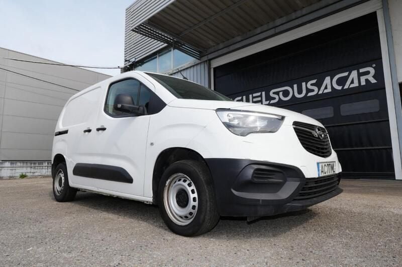 Branco Usado 2020 Opel Combo Monovolume | € 10.000 (Super Preço) - Imagem 1/4