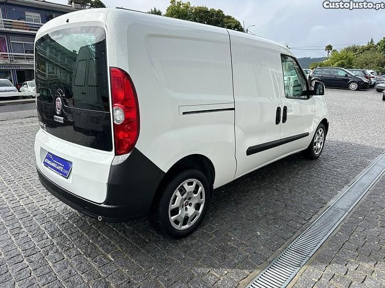 Branco Usado 2020 Fiat Doblò Monovolume | € 14.750 (Preço elevado) - Imagem 1/1