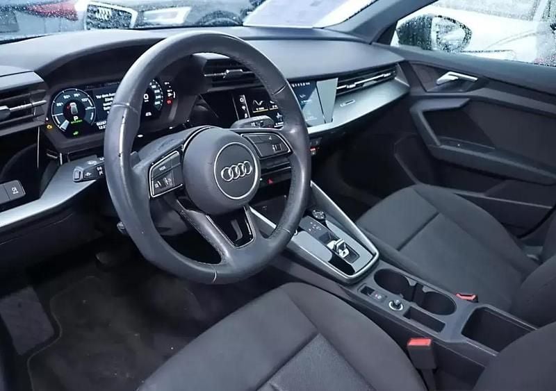 Usado Audi A3 Sportback e-tron 204 HP (150 kW) 2021 Preto Citadino