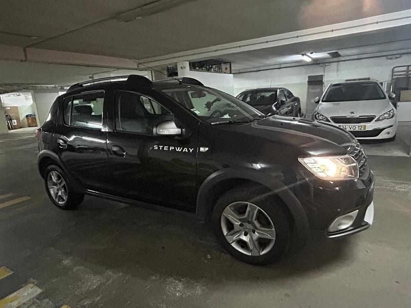 Usado Dacia Sandero 90 HP (66 kW) 2018 Preto Citadino