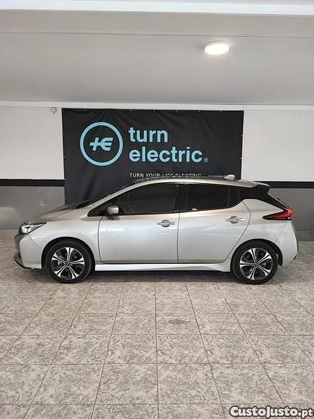 Cinza Usado 2021 Nissan Leaf Tekna Citadino | € 20.900 (Preço justo) - Imagem 1/1