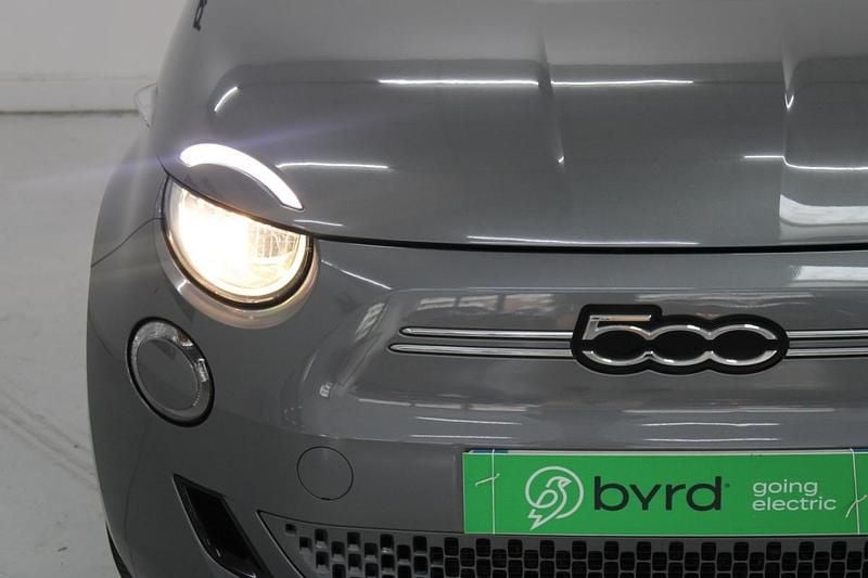 Usado Fiat 500e Icon 86 kW (118 HP) 2022 Cinza Citadino