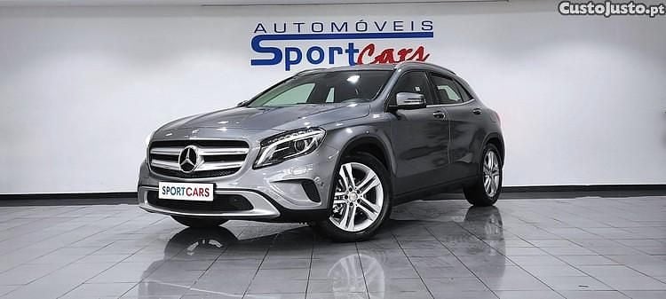 Cinza Usado 2014 Mercedes GLA200 Urban SUV | € 17.950 (Super Preço) - Imagem 1/1