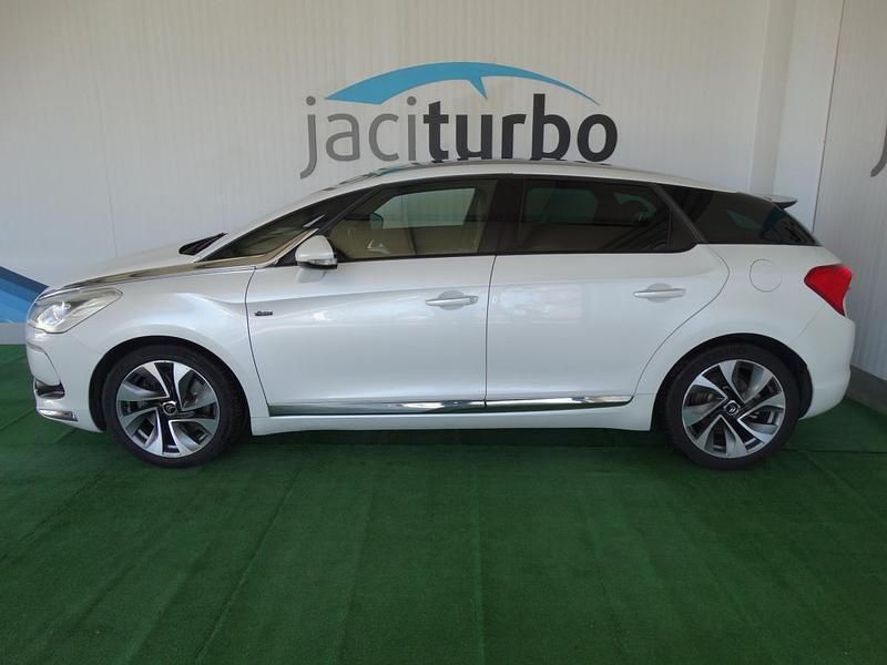 Usado DS Automobiles DS5 163 HP (119 kW) 2013 Branco