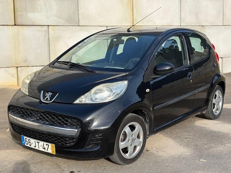 Preto Usado 2010 Peugeot 107 Citadino | € 4.250 (Caro) - Imagem 1/4