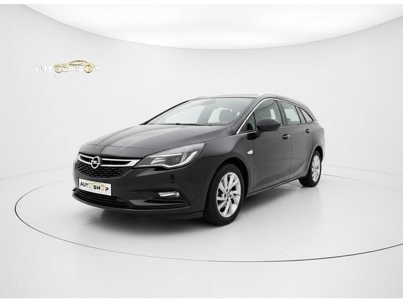Usado Opel Astra Innovation 105 HP (77 kW) 2018 Preto Carrinha