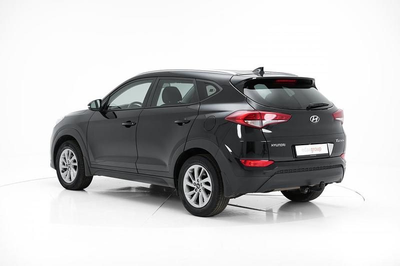 Usado Hyundai Tucson 116 HP (85 kW) 2016 Preto SUV