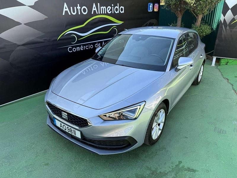 Usado Seat Leon Style 110 HP (80 kW) 2022 Cinzento