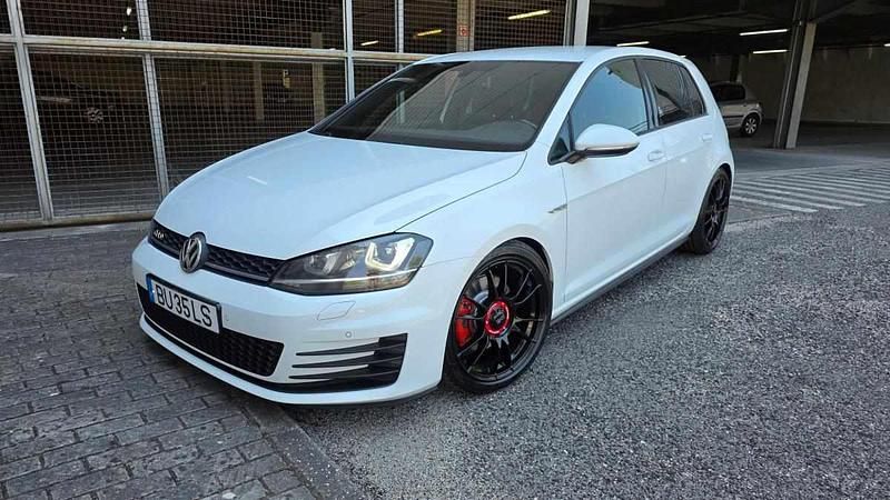 Branco Usado 2015 VW Golf VII GTD | € 17.900 (Bom preço) - Imagem 1/4