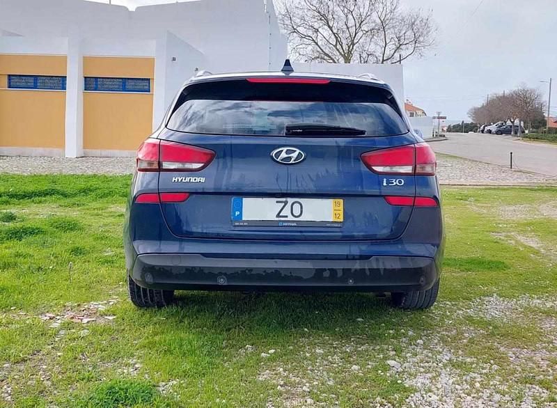 Usado Hyundai i30 116 HP (85 kW) 2019 Azul Carrinha