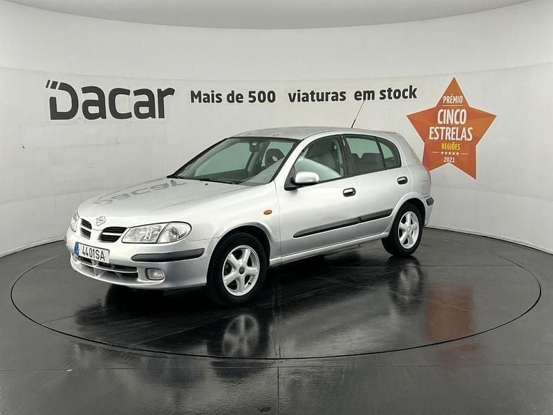 Usado Nissan Almera 90 HP (66 kW) 2001 Cinzento