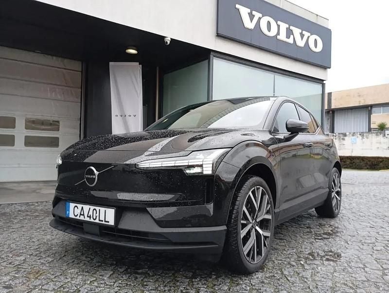Preto Novo 2025 Volvo EX30 Plus SUV | € 42.900 - Imagem 1/4