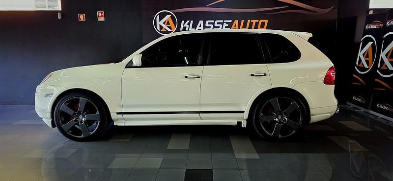 Branco Usado 2009 Porsche Cayenne SUV | € 26.990 - Imagem 1/4