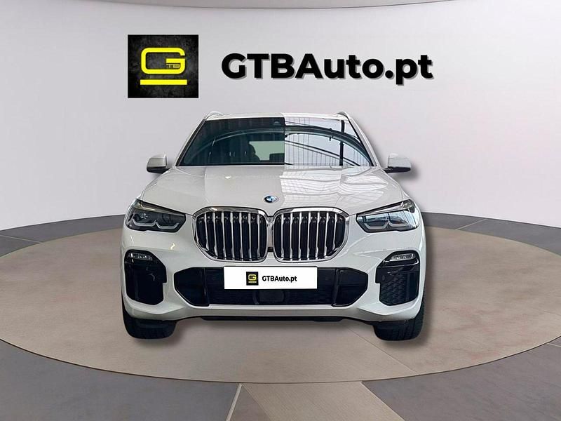 Branco Usado 2021 BMW X5 M Sport SUV | € 60.500 - Imagem 1/4