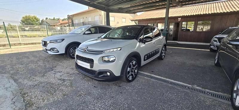 Cinzento Usado 2019 Citroën C3 PureTech Citadino | € 11.990 (Preço justo) - Imagem 1/4
