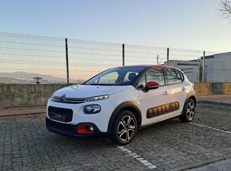 Branco Usado 2018 Citroën C3 PureTech Citadino | € 11.500 (Preço justo) - Imagem 1/4