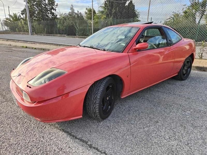 Vermelho Usado 1995 Fiat Coupé Coupé | € 11.900 - Imagem 1/4