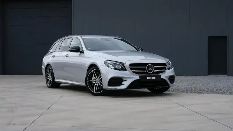 Cinzento Usado 2018 Mercedes E220 AMG line Carrinha | € 42.900 (Caro) - Imagem 1/4