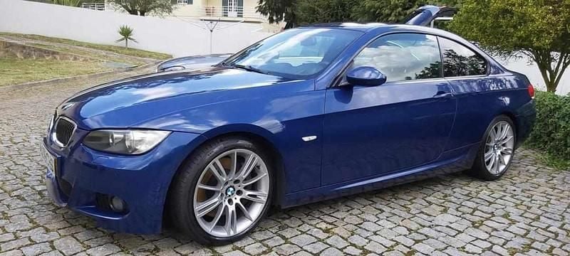 Azul Usado 2009 BMW 330 Coupé | € 15.500 - Imagem 1/4