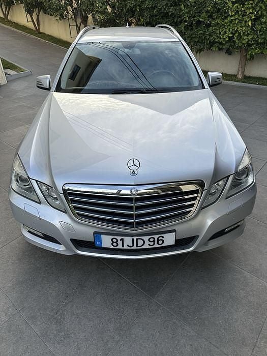 Usado 2010 Mercedes E250 Avantgarde Sedan | € 13.900 (Bom preço) - Imagem 1/4