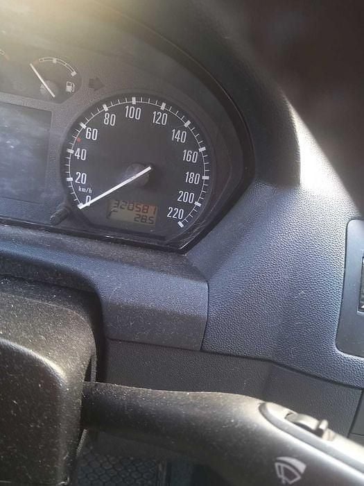 Usado 2004 Skoda Fabia Sedan | € 1.700 (Preço justo) - Imagem 1/4