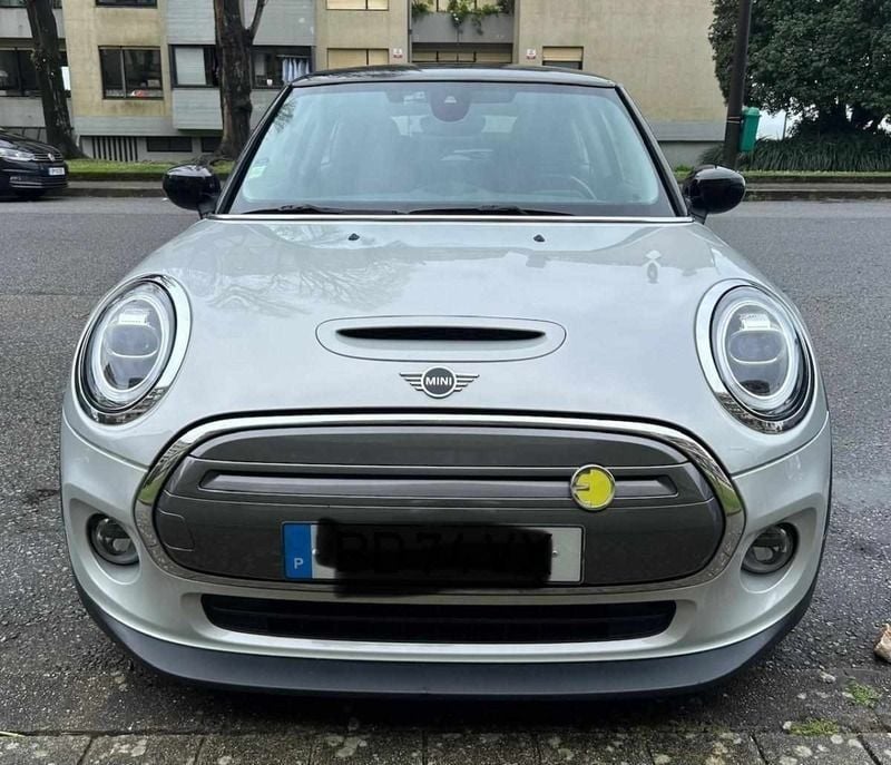 Cinzento Usado 2021 Mini Cooper SE Hatch Citadino | € 19.500 (Preço justo) - Imagem 1/4
