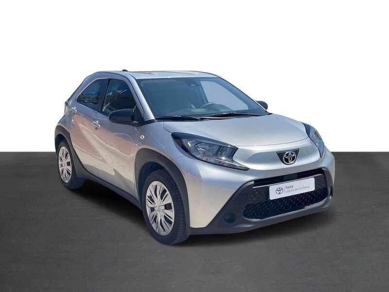 Cinza (pintura metalizada) Usado 2023 Toyota Aygo X X-play SUV | € 16.450 - Imagem 1/4