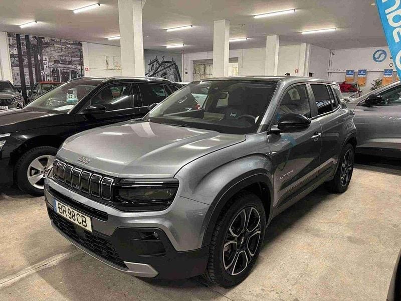 Cinzento Usado 2025 Jeep Avenger EV Summit SUV | € 34.990 - Imagem 1/4