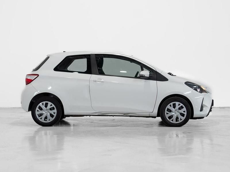 Usado Toyota Yaris 90 HP (66 kW) 2018 Branco