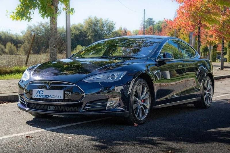 Azul Usado 2015 Tesla Model S Citadino | € 25.990 (Super Preço) - Imagem 1/4