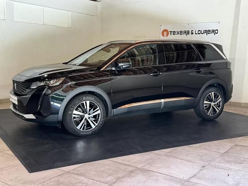 Usado Peugeot 5008 Allure 130 HP (95 kW) 2024 Preto Monovolume