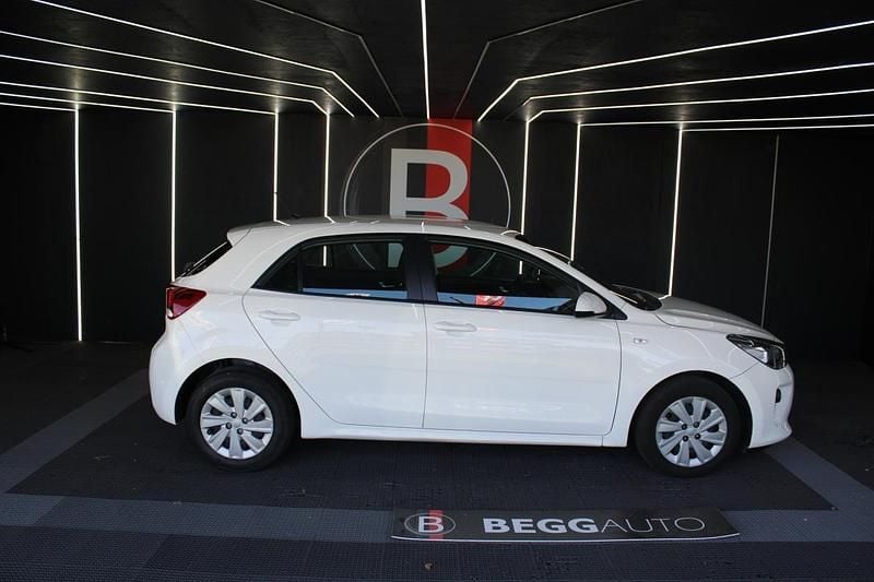 Branco Usado 2017 Kia Rio | € 10.999 (Preço justo) - Imagem 1/4