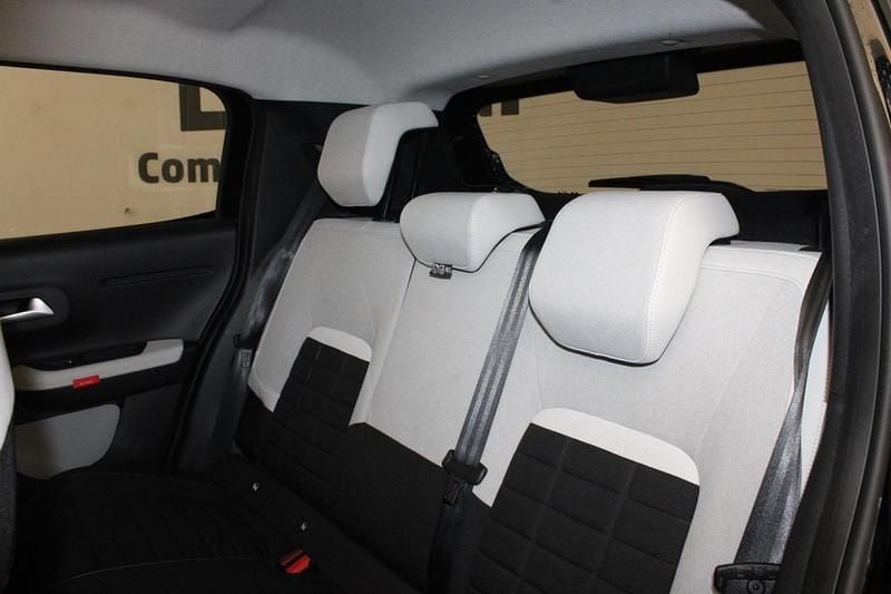 Usado Citroën e-C3 83 kW (113 HP) 2025 Preto SUV