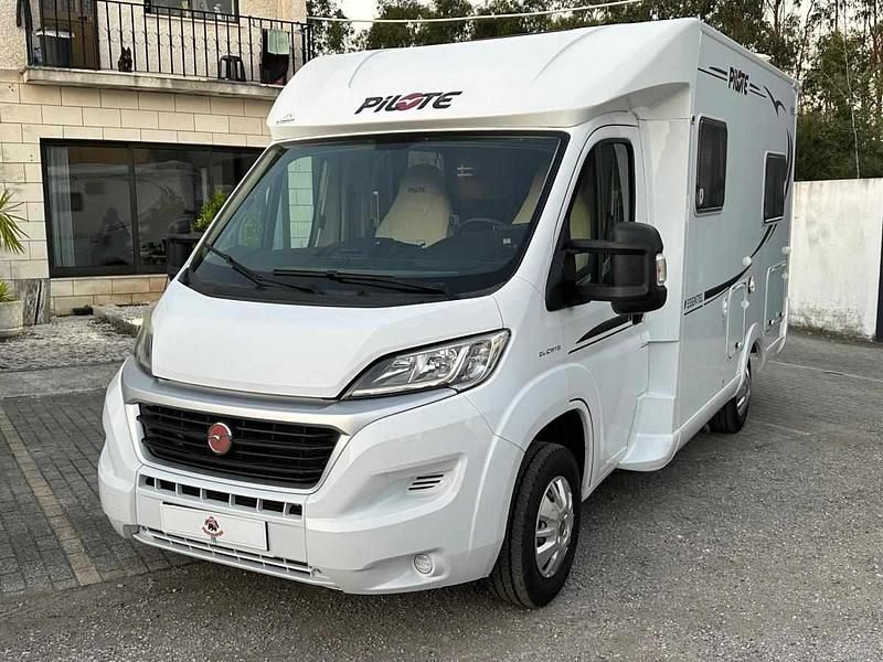 Branco Usado 2016 Fiat Ducato Van | € 49.750 - Imagem 1/4