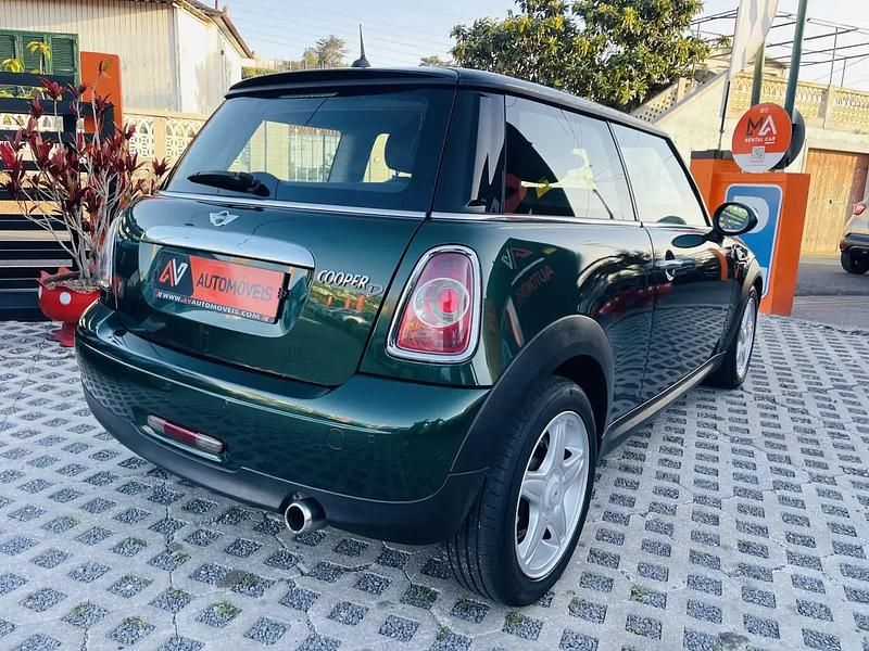Usado Mini Cooper Coupé 111 HP (81 kW) 2012 Verde Coupé