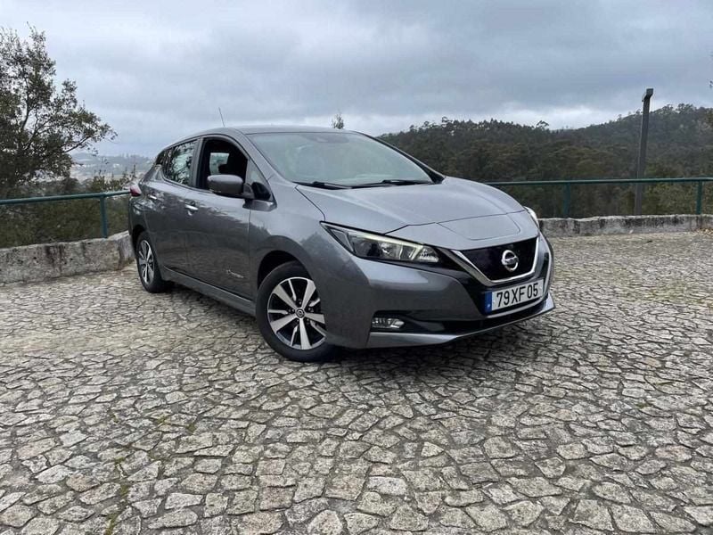 Cinzento Usado 2019 Nissan Leaf Citadino | € 17.900 - Imagem 1/4