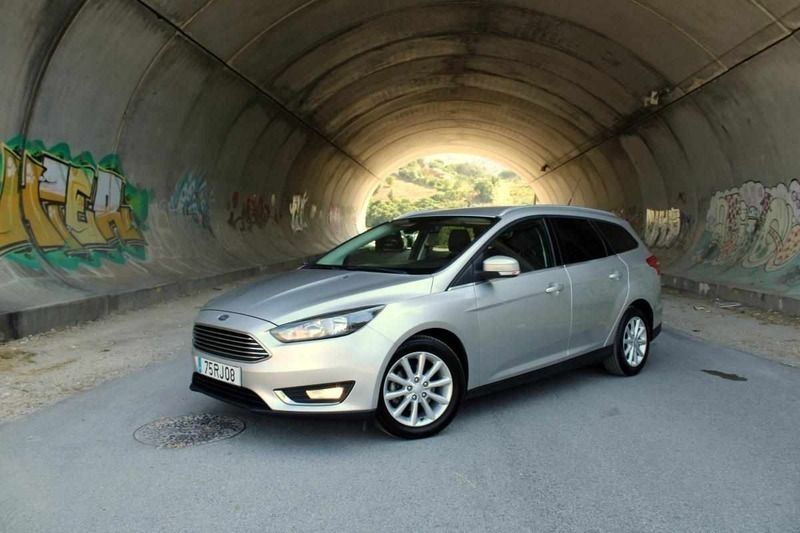Cinzento Usado 2016 Ford Focus Carrinha | € 12.990 (Preço justo) - Imagem 1/4