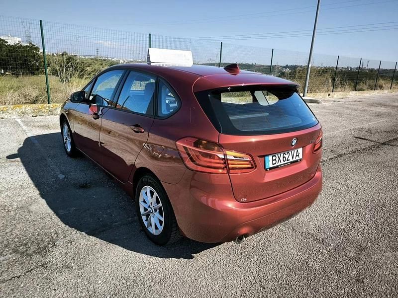 Usado BMW 216 Active Tourer Luxury Line 116 HP (85 kW) 2020 Bordeaux Monovolume