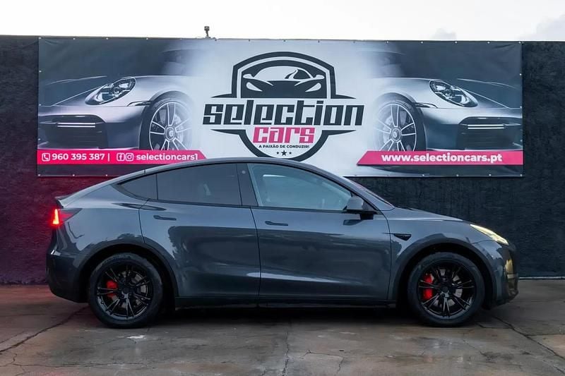 Usado Tesla Model Y 378 kW (514 HP) 2023 Cinzento SUV