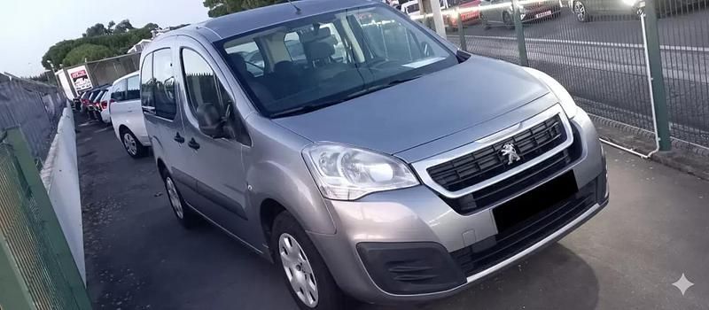 Cinza antracite Usado 2018 Peugeot Partner Outdoor Van | € 15.990 - Imagem 1/4