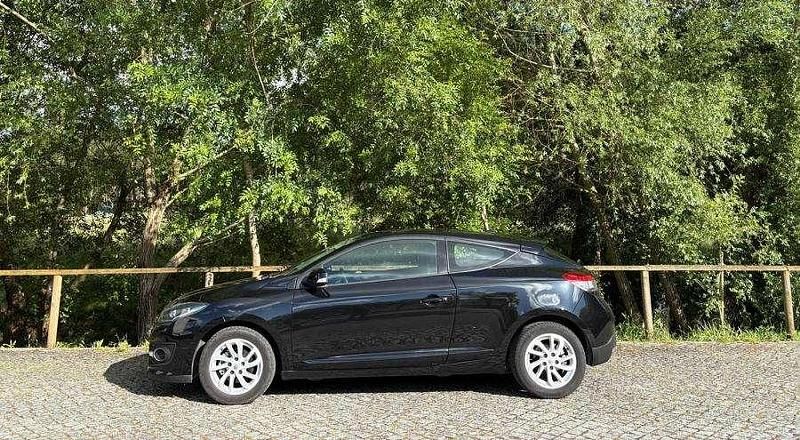 Usado Renault Mégane III 110 HP (80 kW) 2015 Preto Coupé