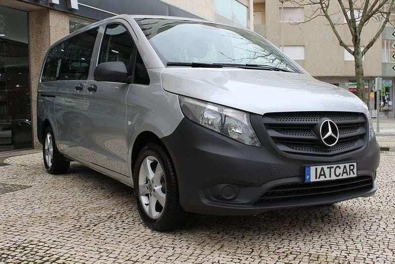 Usado Mercedes Vito 163 HP (119 kW) 2018 Cinza Van