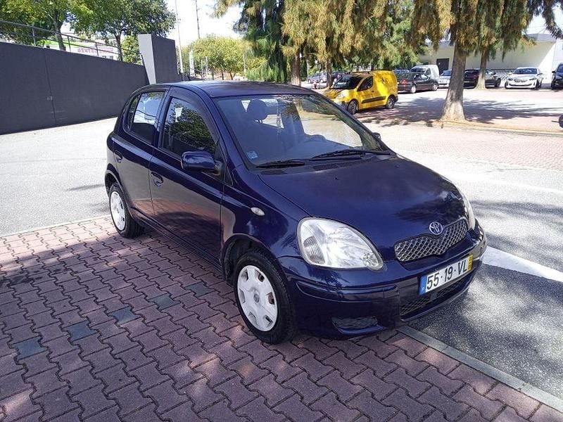 Usado 2003 Toyota Yaris Sedan | € 2.250 (Preço justo) - Imagem 1/4