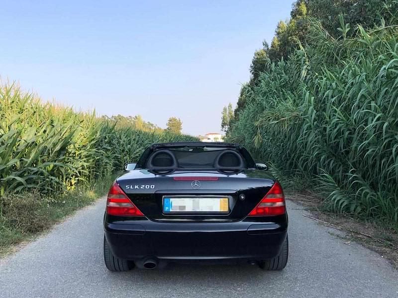 Usado Mercedes SLK200 192 HP (141 kW) 1998 Preto Cabrios
