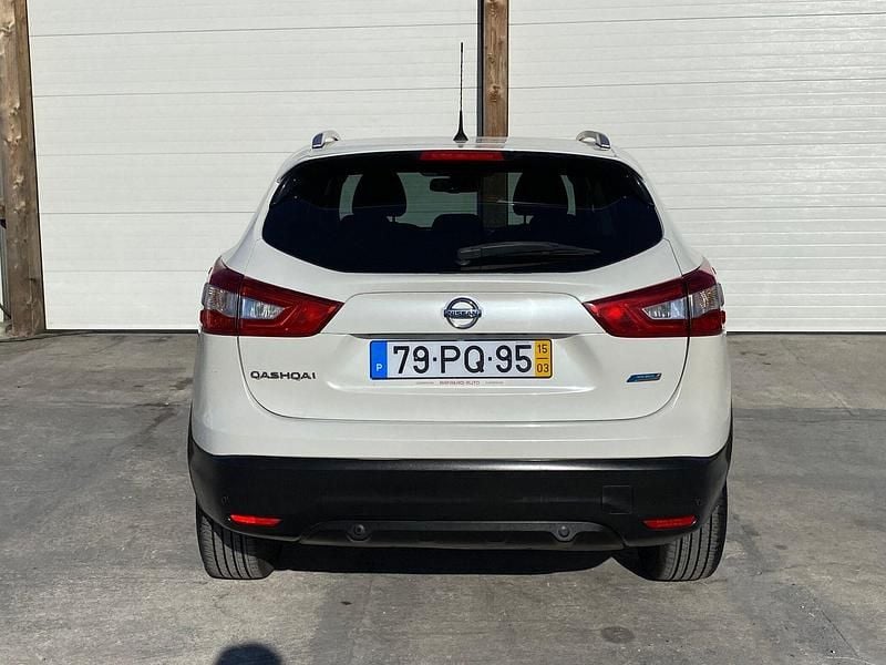 Usado Nissan Qashqai Acenta 110 HP (80 kW) 2015 Branco SUV