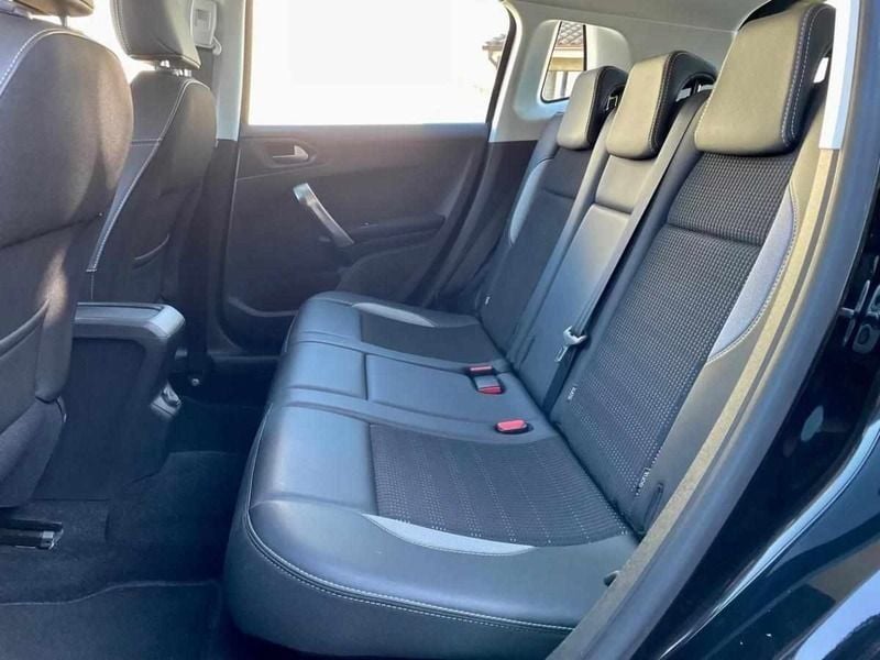 Usado Peugeot 2008 101 HP (74 kW) 2018 Preto SUV