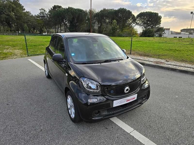 Usado Smart ForFour Electric Drive 60 kW (82 HP) 2019 Preto
