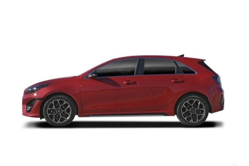 Branco Usado 2023 Kia Ceed Sport Citadino | € 18.400 (Preço justo) - Imagem 1/4