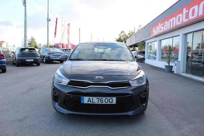 Usado Kia Rio 90 HP (66 kW) 2018 Cinzento